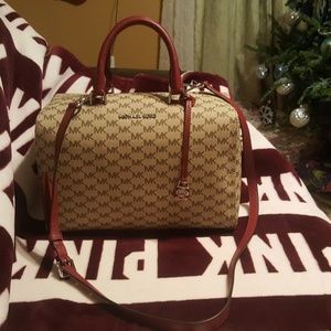 🚫🚫SOLD🚫Michael kors 2way bag, sling and handbag